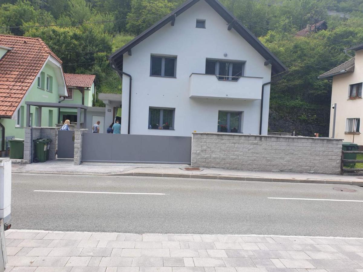 Apartma Sava-Stol Jesenice Buitenkant foto
