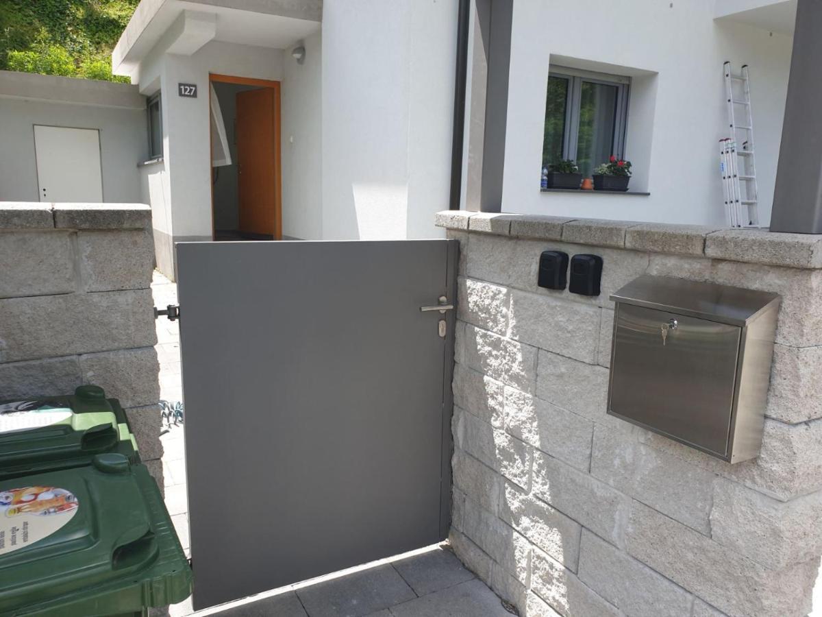 Apartma Sava-Stol Jesenice Buitenkant foto
